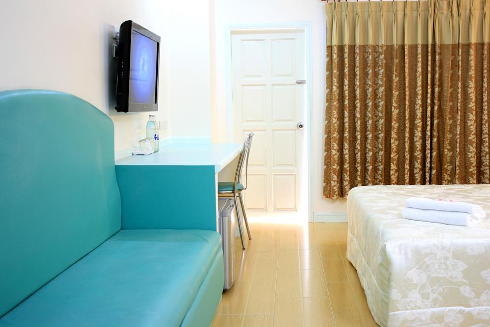 P.A. Ville Hotel Накхон Сауан Екстериор снимка
