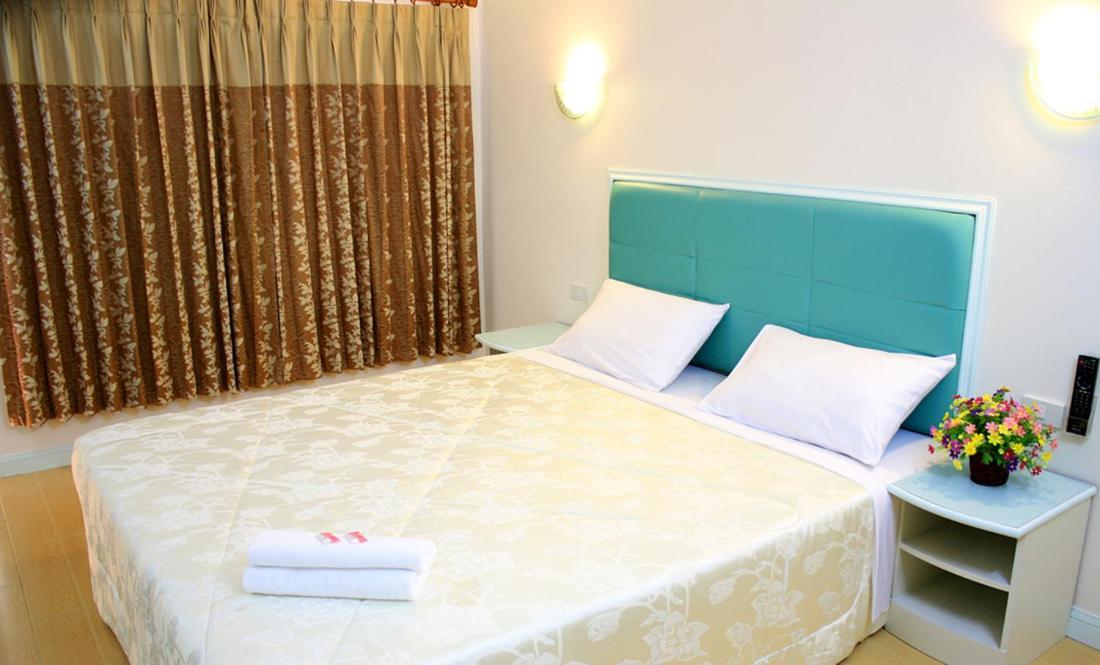 P.A. Ville Hotel Накхон Сауан Екстериор снимка